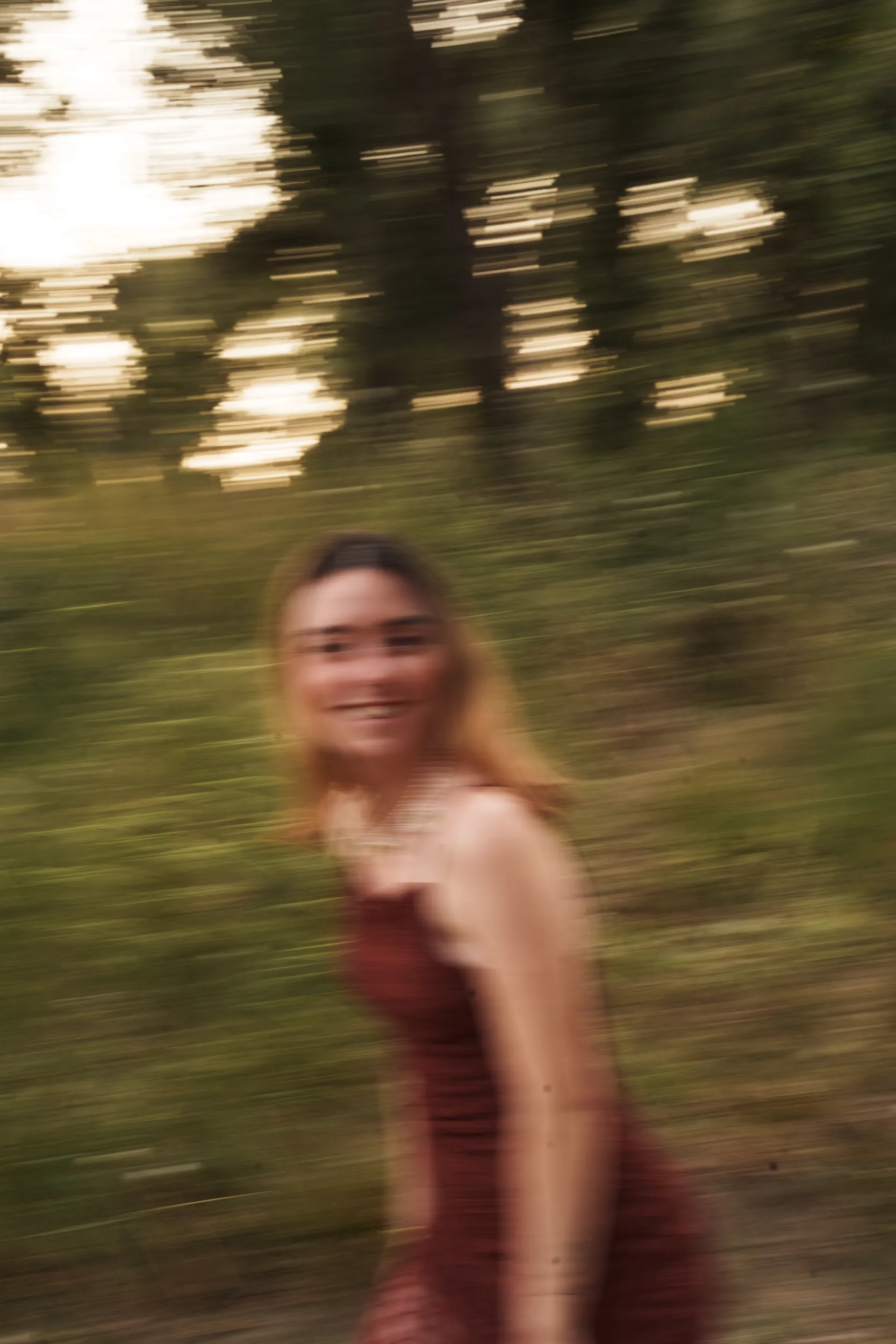 L'Arianna caminant pel camp