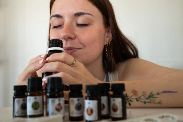 Què hi ha realment darrere d’un aroma? Aquí tens una guia per explicar-te d’on ve cada aroma i com les escollim.